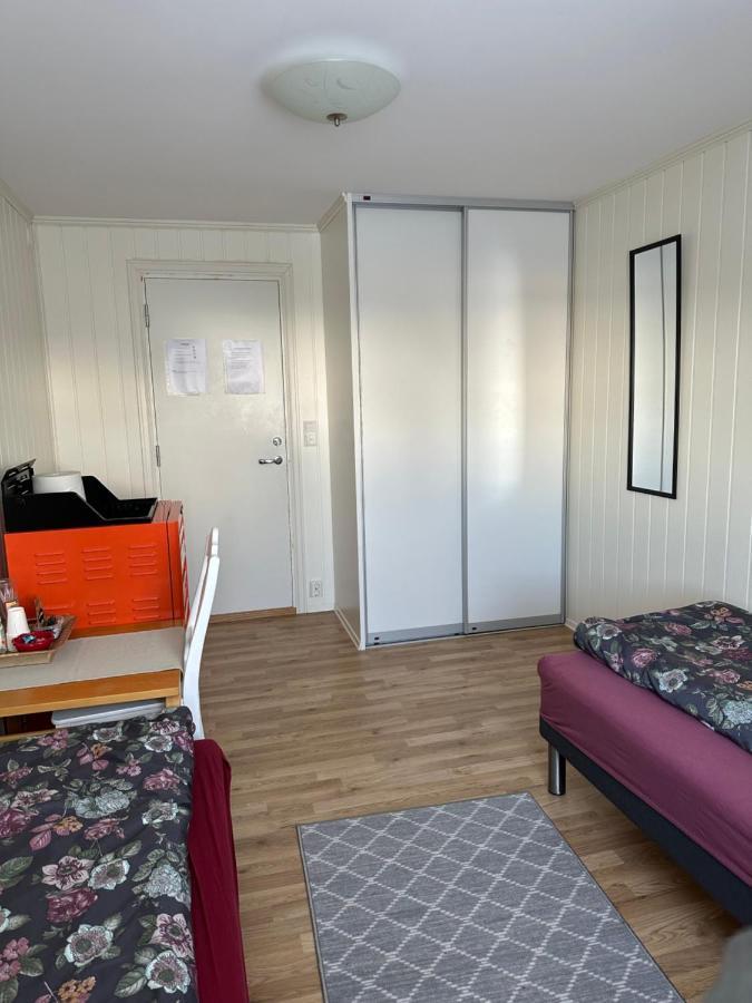 Bedroom In City Centre, No Shower Available Ålesund Eksteriør billede